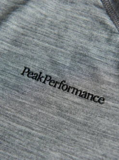 PEAK PERFORMANCE WOMEN'S MAGIC CREW Grey Melange / Black -Ski Uitrusting Verkoop schermafbeelding 2021 10 21 om 21.27.30