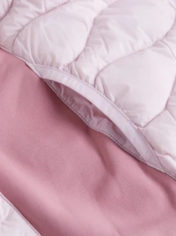 PEAK PERFORMANCE HELIUM HYBRID DOWN HOOD JACKET WOMEN Cold Blush / Bitter Root -Ski Uitrusting Verkoop schermafbeelding 2022 10 03 om 13.25.41