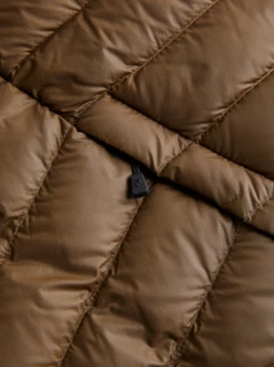 PEAK PERFORMANCE MEN'S FROST DOWN HOODED JACKET Woody -Ski Uitrusting Verkoop schermafbeelding 2022 10 10 om 15.54.38